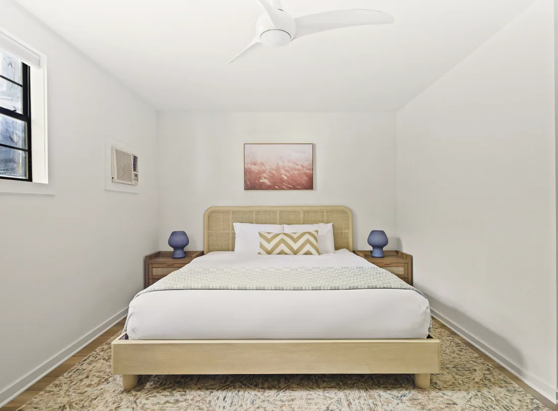 King Premier Cabin bedroom